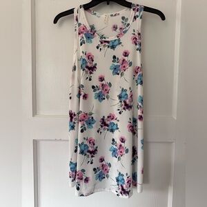 NWOT Sleeveless Floral Boutique Shirt
